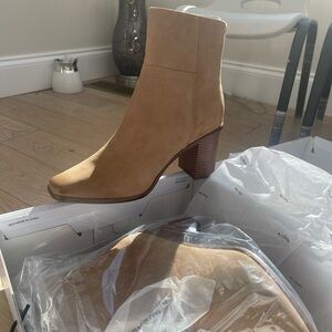 New Aldo luxurious cognac Ankle Boots